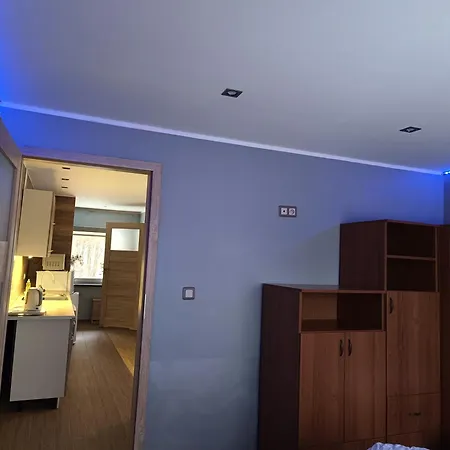 Habitación en casa particular Lesna 5e