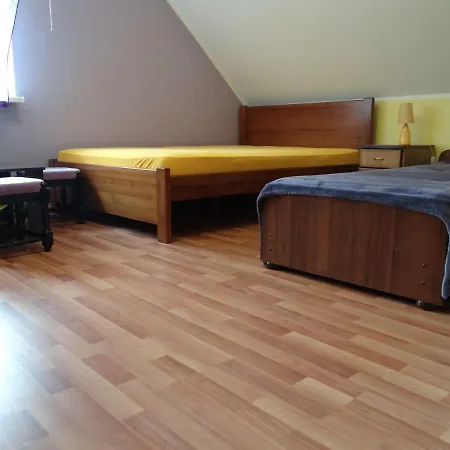 Rum i privatbostad Lesna 5e