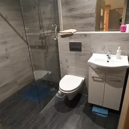 Lesna 5e Rum i privatbostad